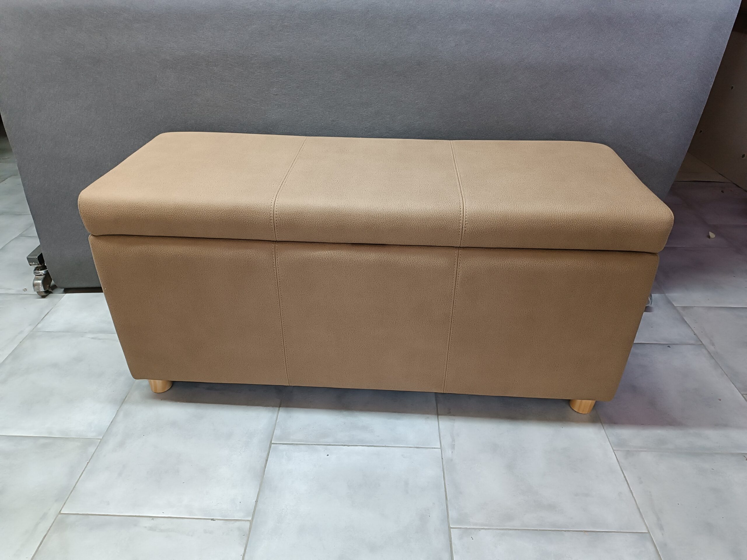 BANQUETA MARTE
